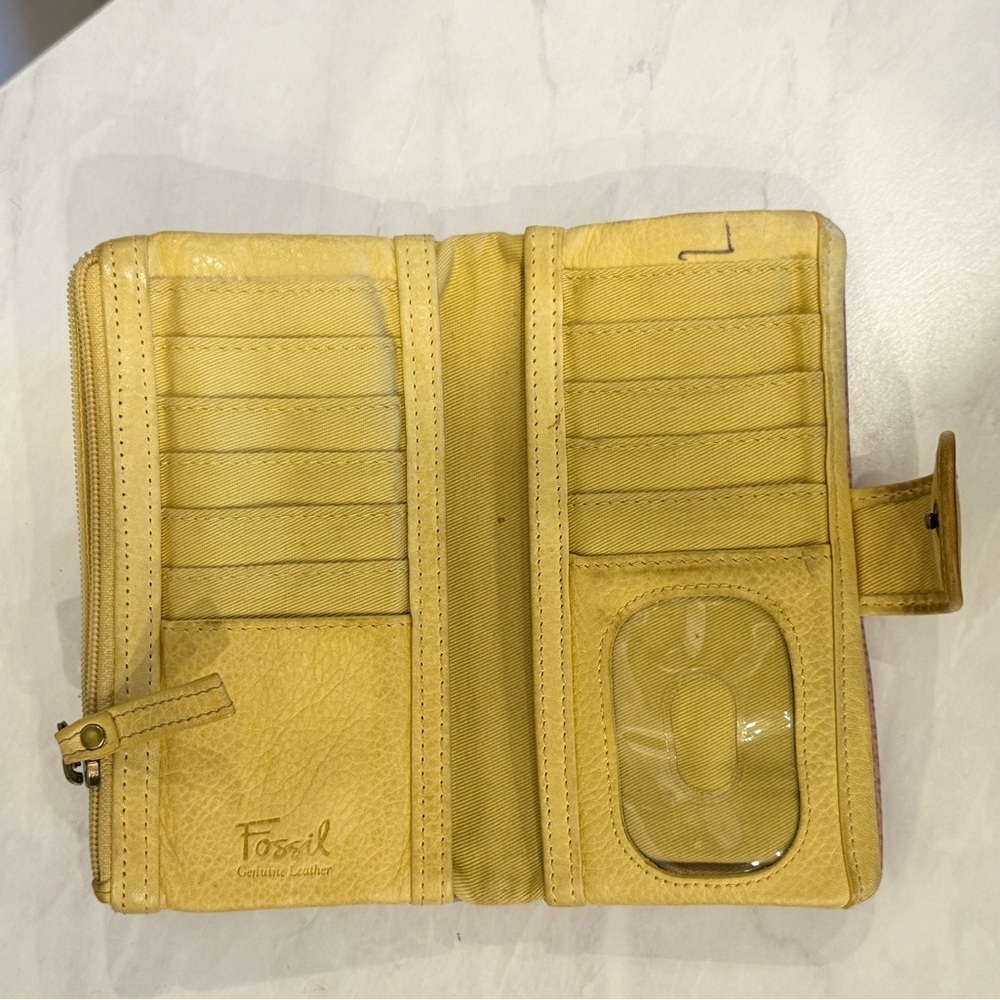 🔥Fossil Pink and Yellow Women's Wallet. EUC🔥 - Picture 2 of 4